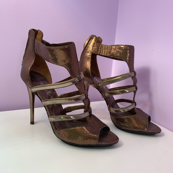 New Guess by Marciano Gold Heels - Picture 4 of 5